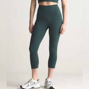 Quince Forest Green High Waisted Cropped Leggings Sz S